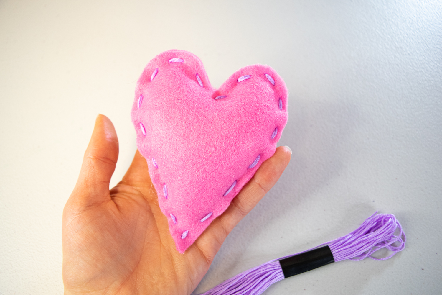 Felt Heart Scissors Pouch  Sewing projects, Easy sewing projects, Felt  crafts